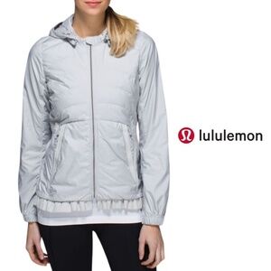 Lululemon Spring Fling Puffy Windbreaker Grey - Size 6